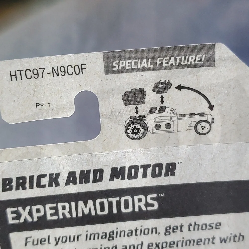 Hot Wheels - has‎ a Lego look